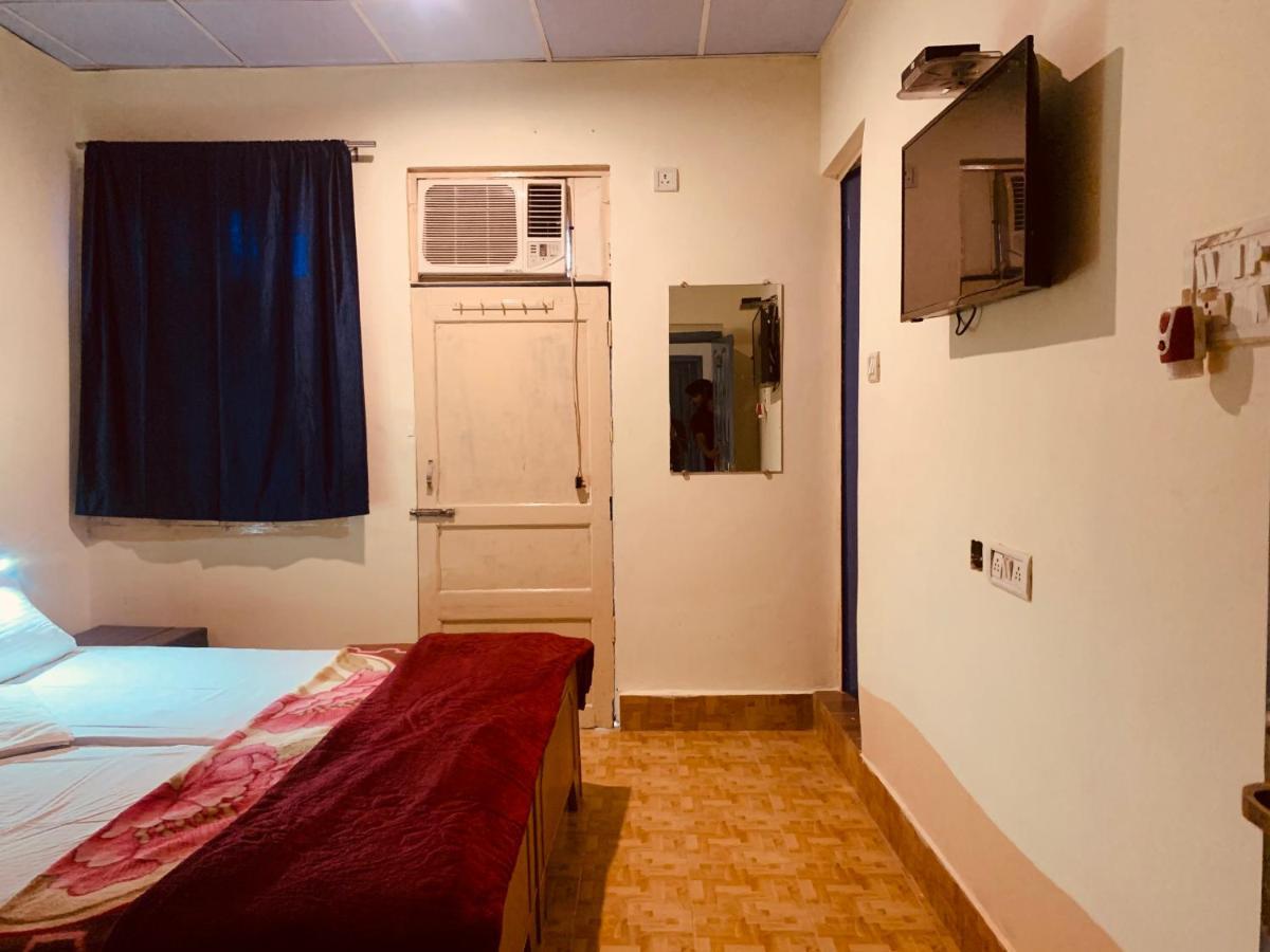Vagabond Stay Hostel Варанаси Экстерьер фото