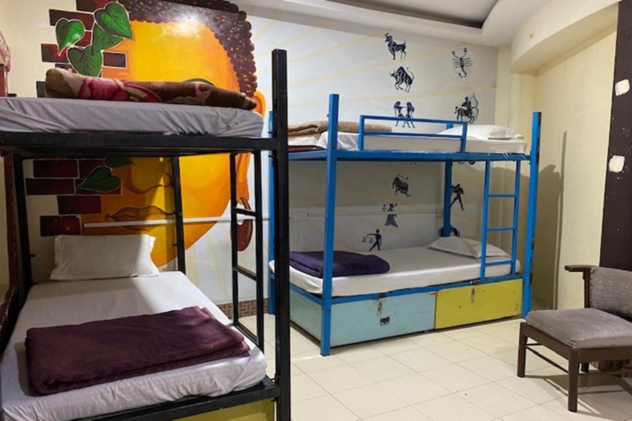 Vagabond Stay Hostel Варанаси Экстерьер фото