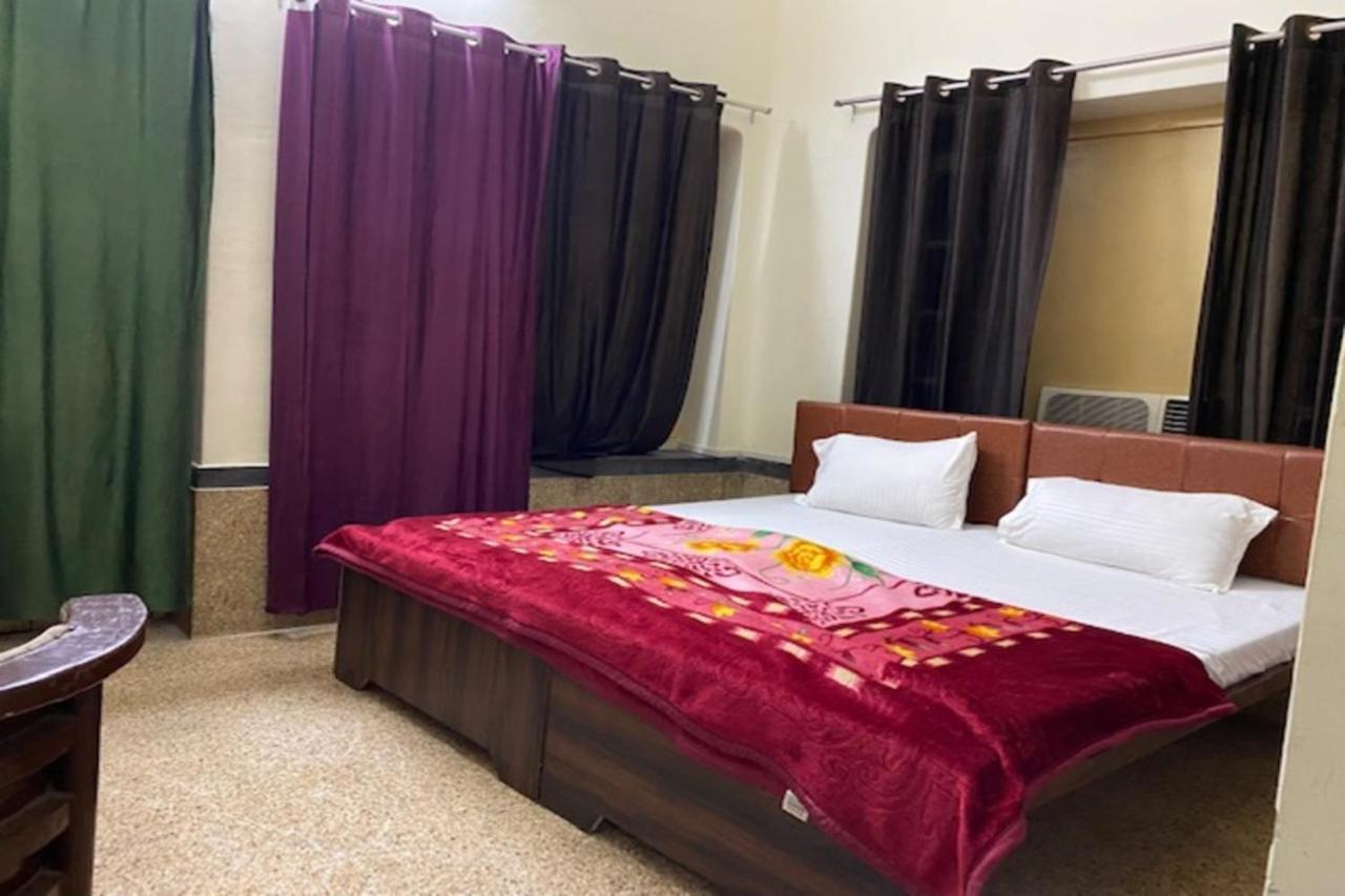 Vagabond Stay Hostel Варанаси Экстерьер фото