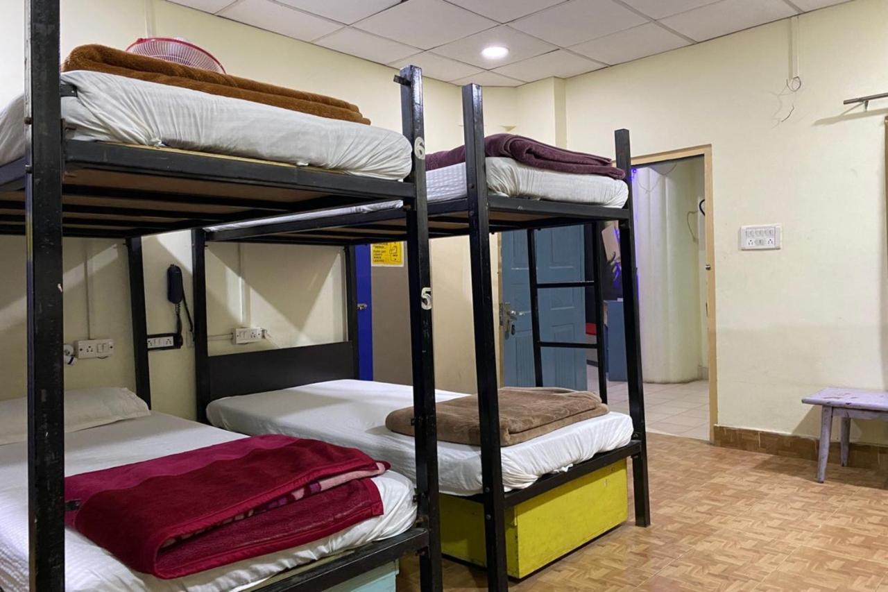 Vagabond Stay Hostel Варанаси Экстерьер фото