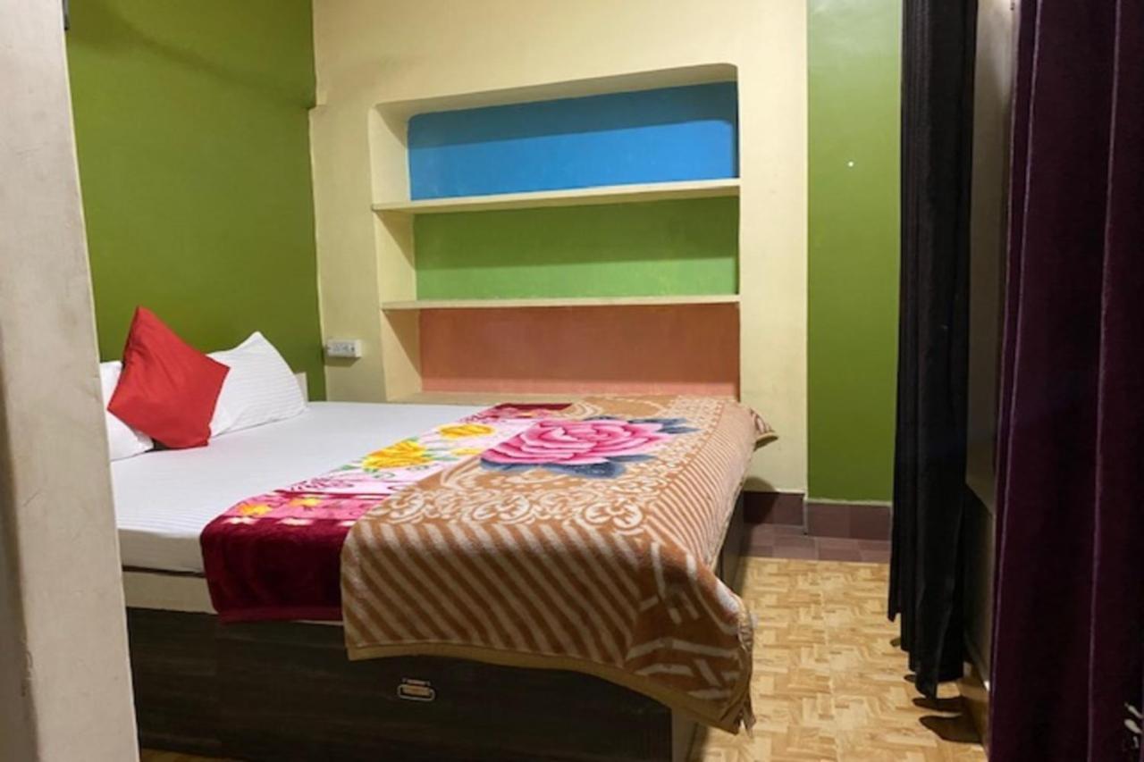 Vagabond Stay Hostel Варанаси Экстерьер фото