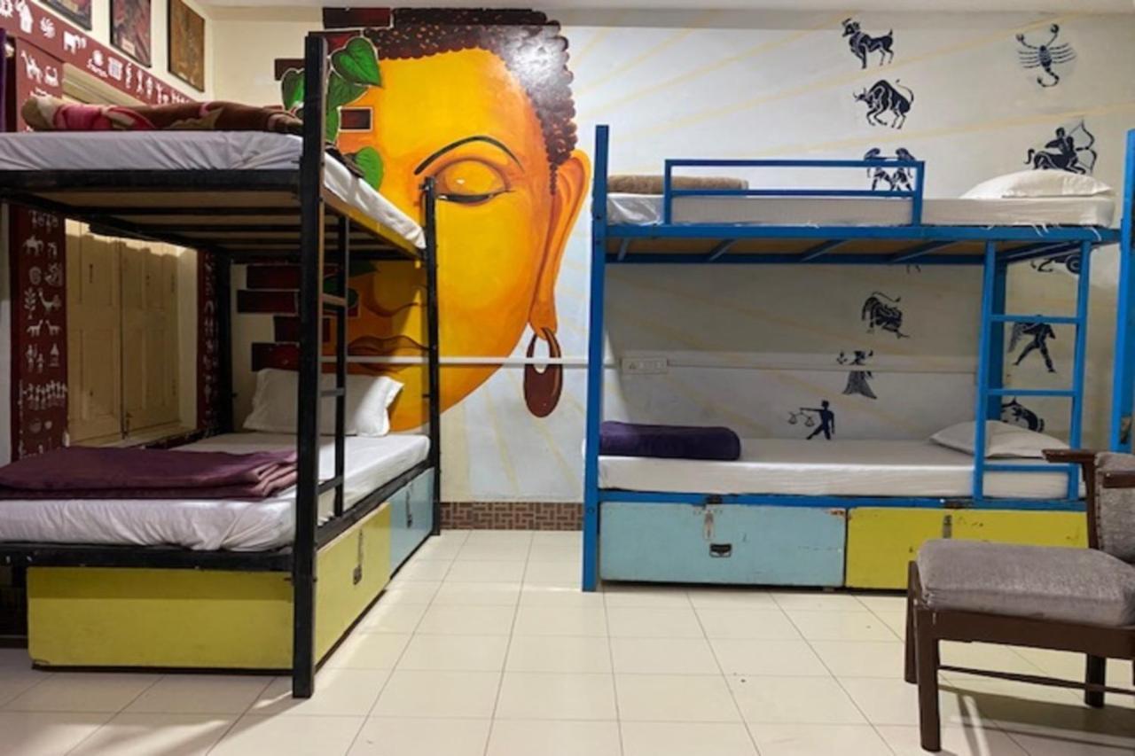 Vagabond Stay Hostel Варанаси Экстерьер фото