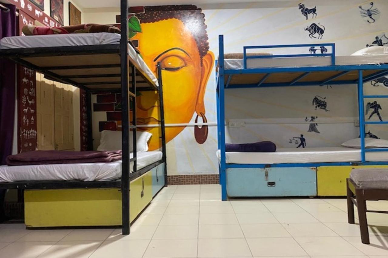 Vagabond Stay Hostel Варанаси Экстерьер фото