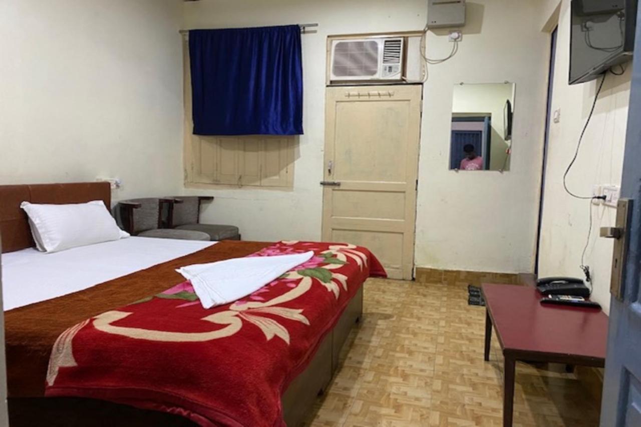 Vagabond Stay Hostel Варанаси Экстерьер фото