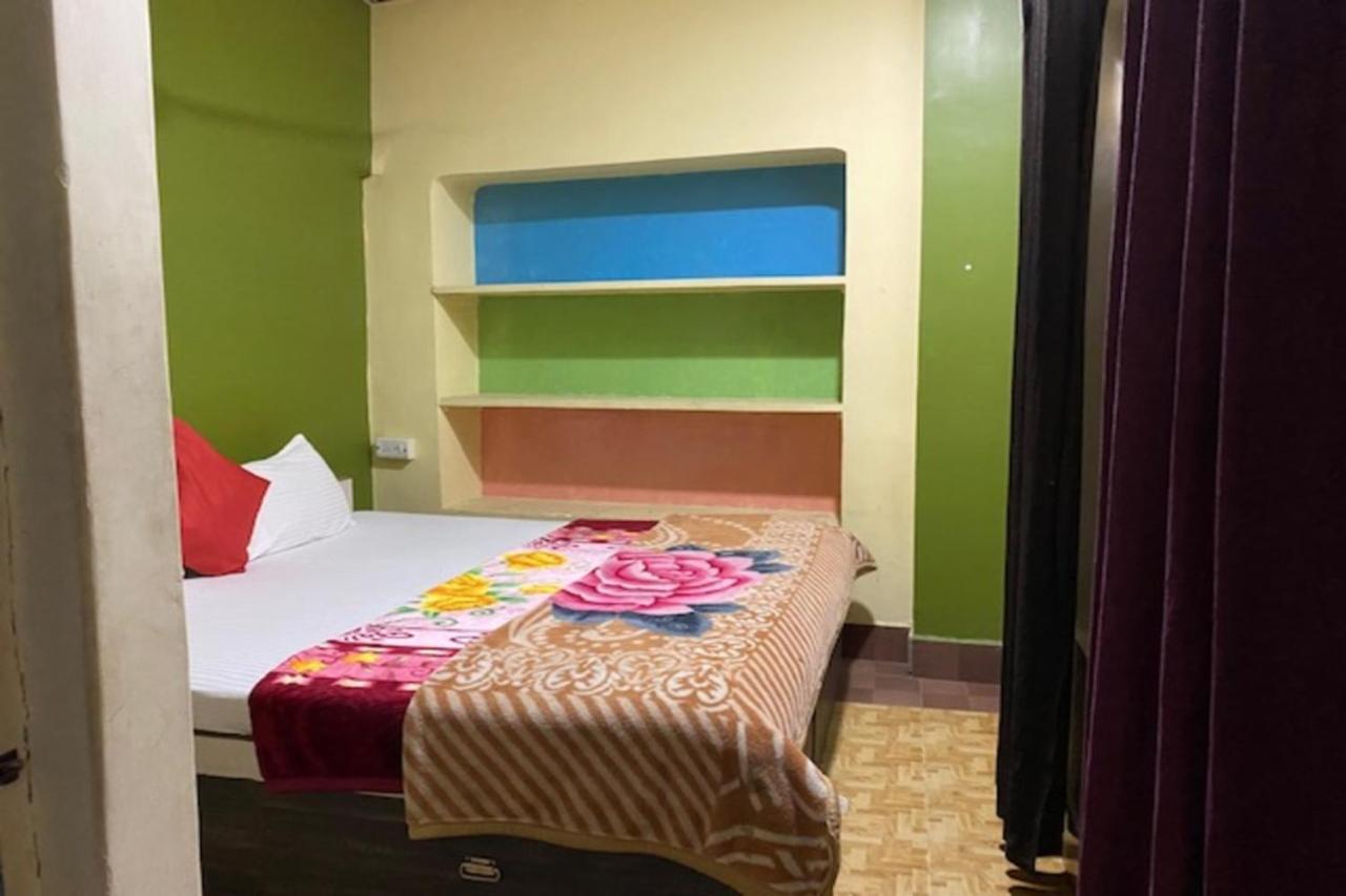 Vagabond Stay Hostel Варанаси Экстерьер фото