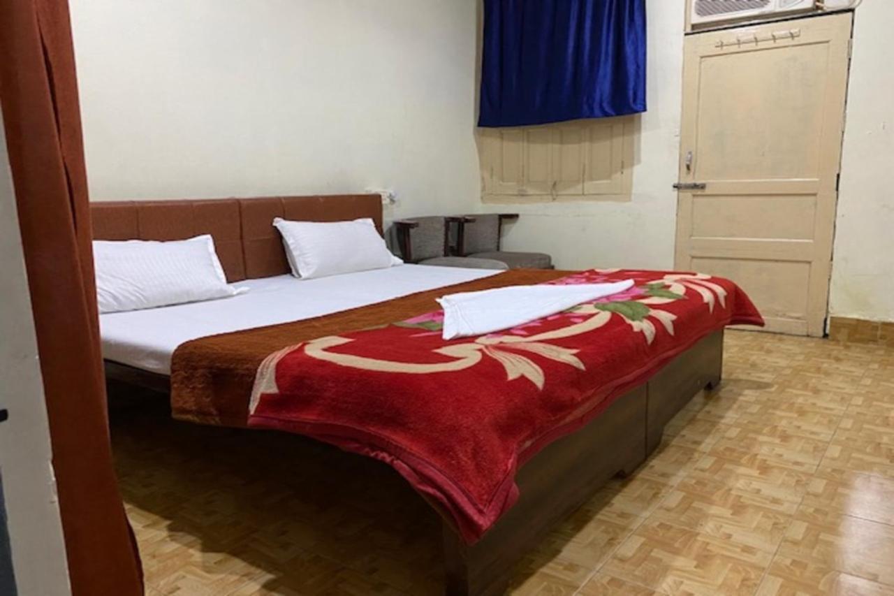 Vagabond Stay Hostel Варанаси Экстерьер фото