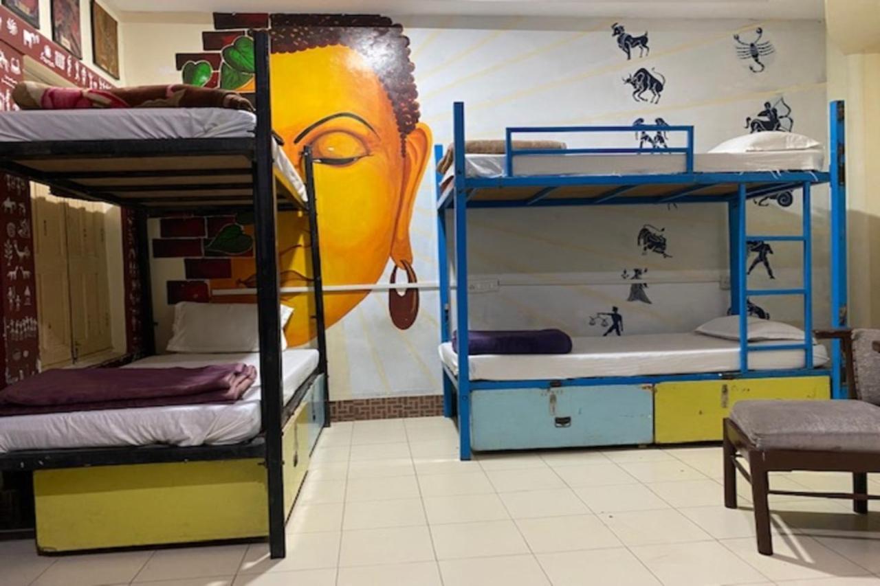 Vagabond Stay Hostel Варанаси Экстерьер фото