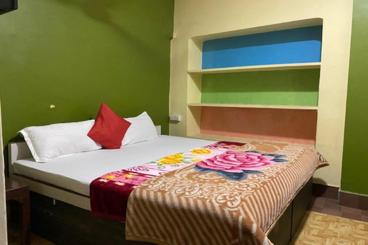 Vagabond Stay Hostel Варанаси Экстерьер фото
