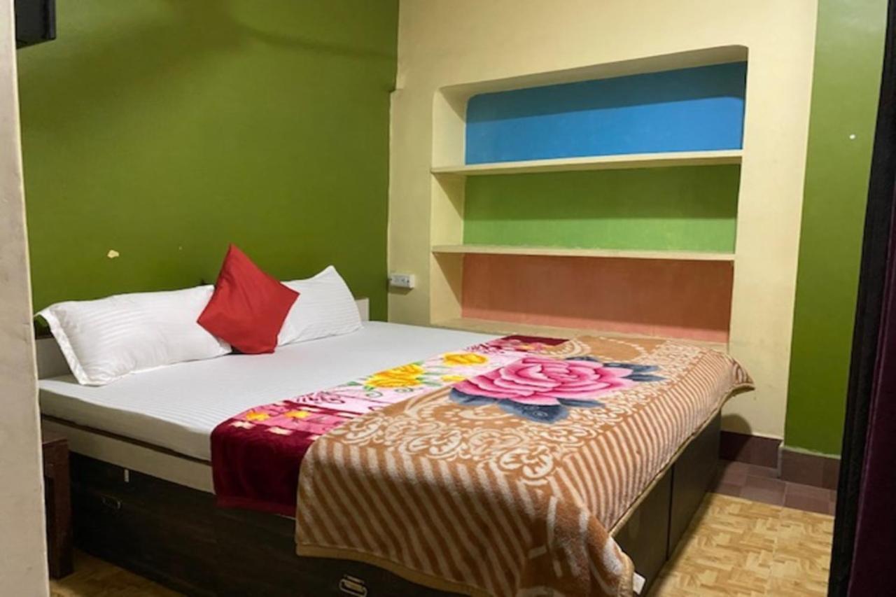 Vagabond Stay Hostel Варанаси Экстерьер фото